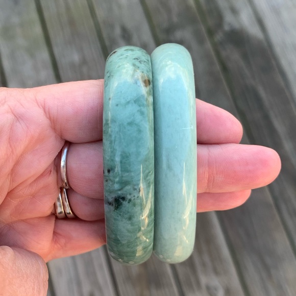 Jewelry - Green Genuine Jade Bangle